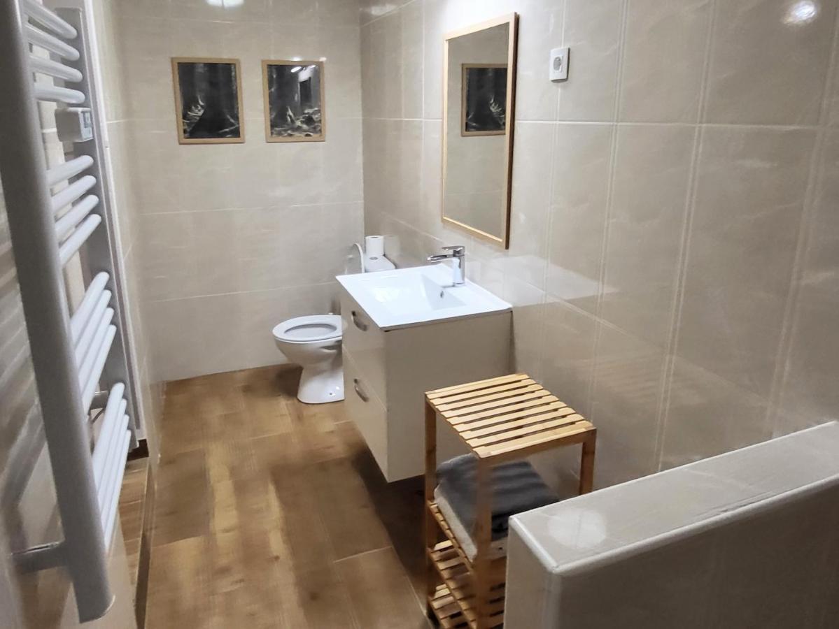 Appartement 1 Chambre, Cuisine, Coin Salon, Salle De Bain Saint-Claude Ngoại thất bức ảnh