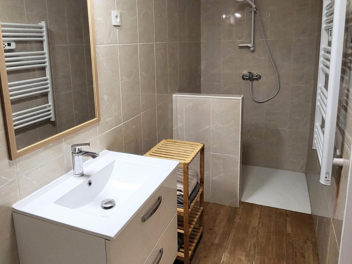 Appartement 1 Chambre, Cuisine, Coin Salon, Salle De Bain Saint-Claude Ngoại thất bức ảnh
